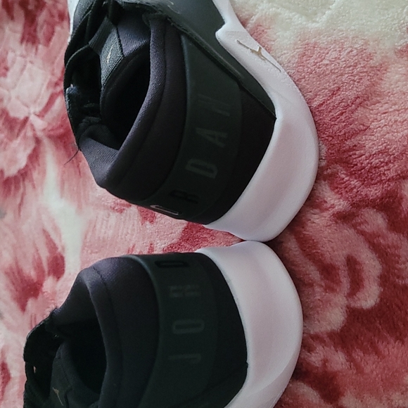 Children's Jordans - Picture 4 of 4